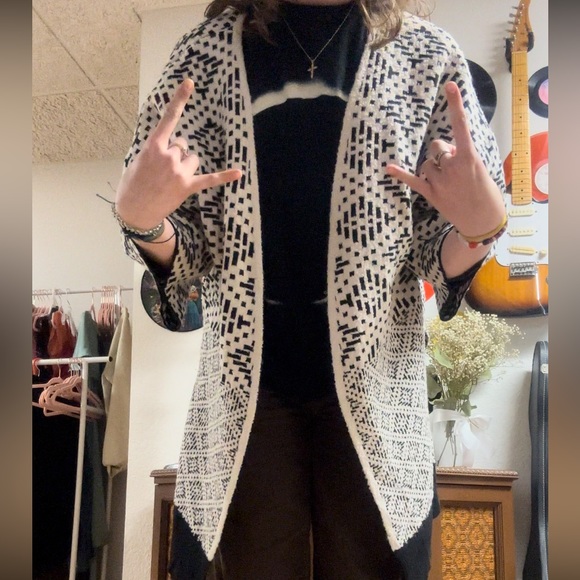 H&M Cute black and white cardigan!! Oversized!! - Picture 3 of 4
